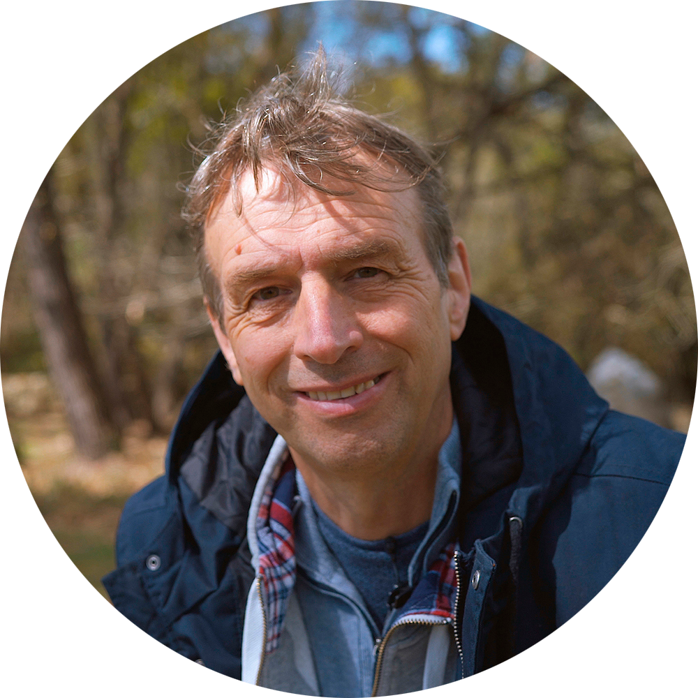 follow-the-moon-tour-howard-crowhurst